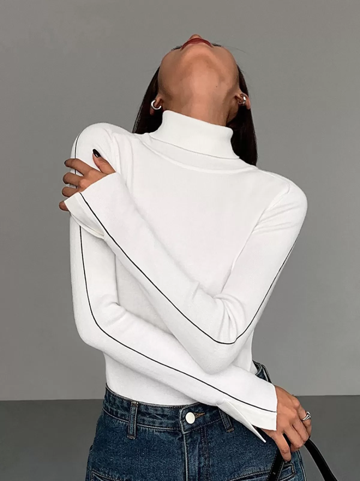 COMMENSE Contrast Piping Turtleneck Sweater White Store