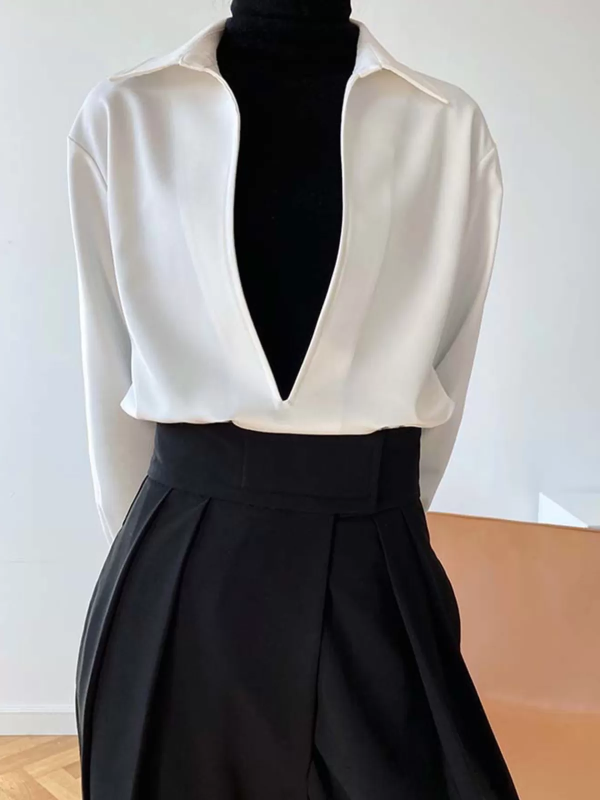 COMMENSE Deep V-Neck Polo Shirt White Fashion