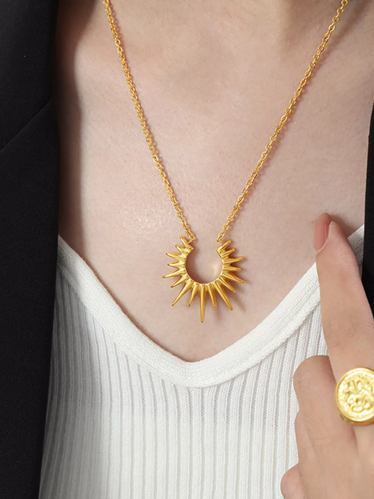 COMMENSE en Sunburst Pendant Necklace Gold Outlet