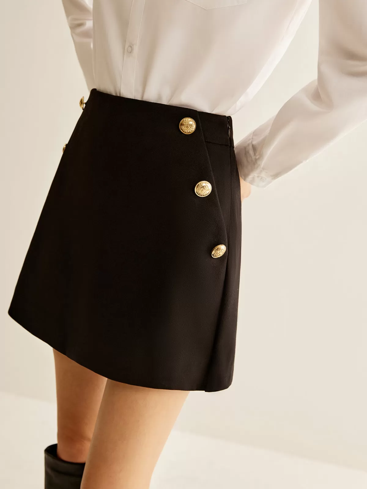 COMMENSE Metal-Decor Zipper Shorts Black Flash Sale