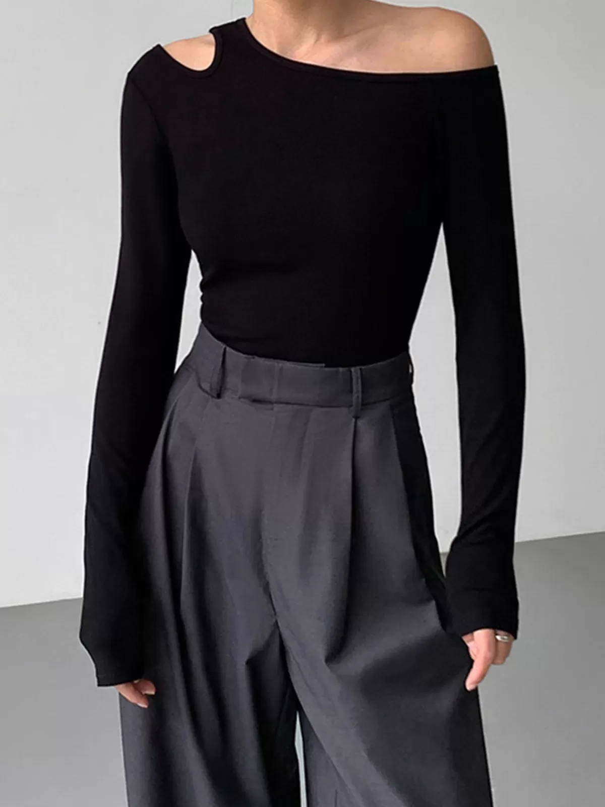 COMMENSE Slinky Cutout Knit Top Black Fashion