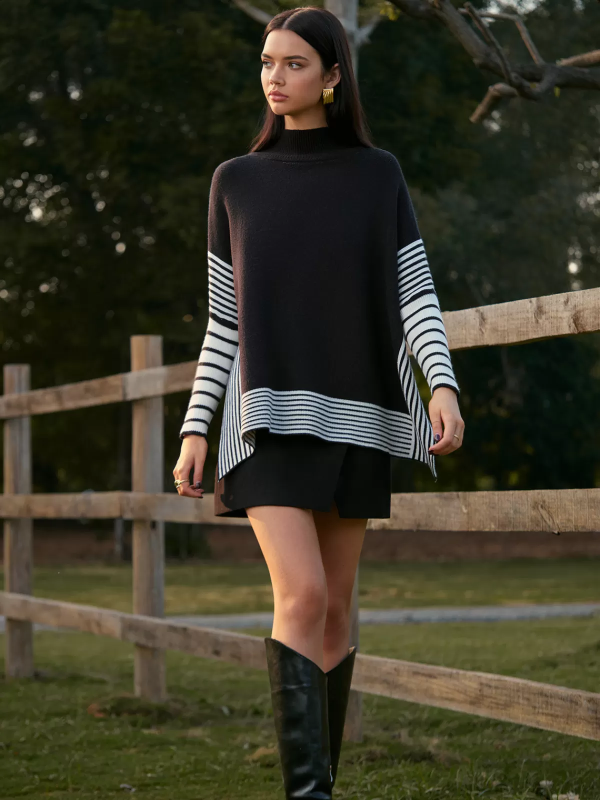 COMMENSE Two-Tone Pinstripe Split Knit Top Black Hot