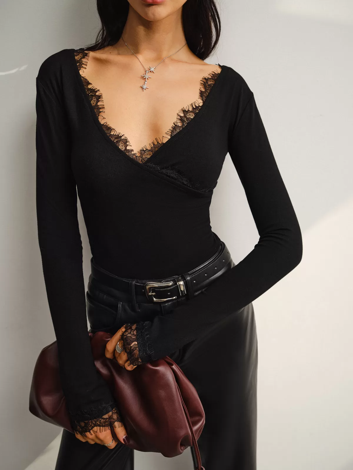 COMMENSE V-Neck Lace Trim Skinny Jersey Top Black Cheap